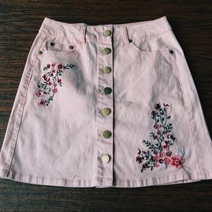 NEVER WORN! Freeman Skirt Size Small